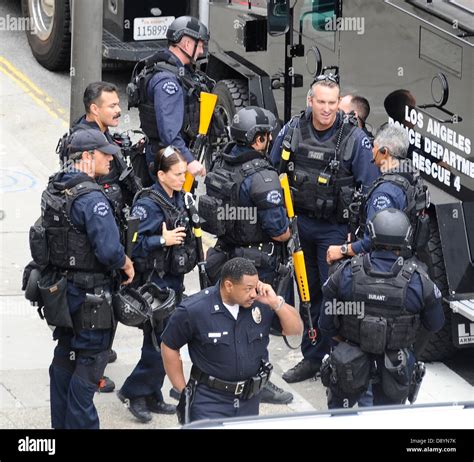 La police equipment - Discounted prices on police equipment, law enforcement duty gear, tactical gear, tactical ID and forensic supplies. Free shipping available (800) 728-0974.